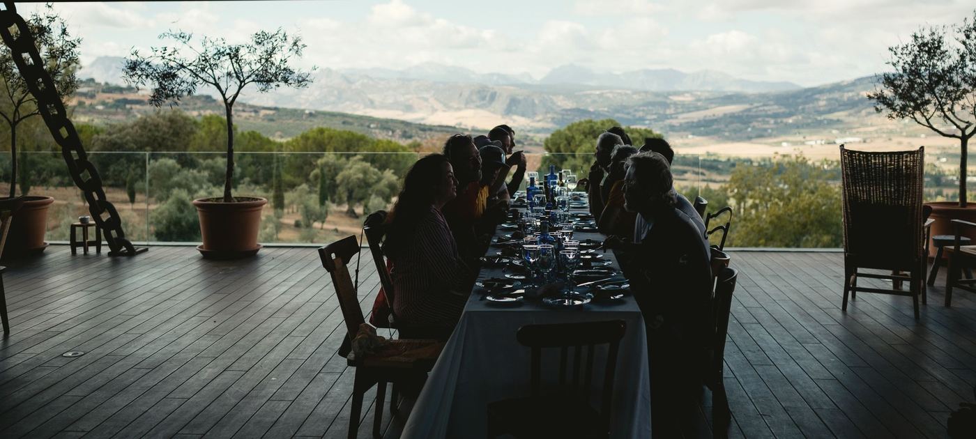 The long table, above the valley